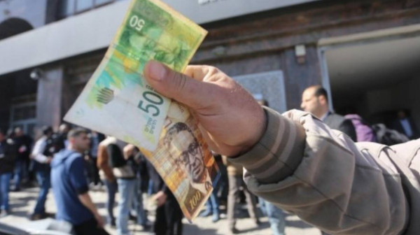 المالية تعلن عن نسبة وآلية صرف الرواتب غدًا