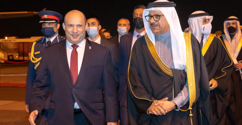 بينيت يجتمع اليوم مع ملك البحرين في المنامة