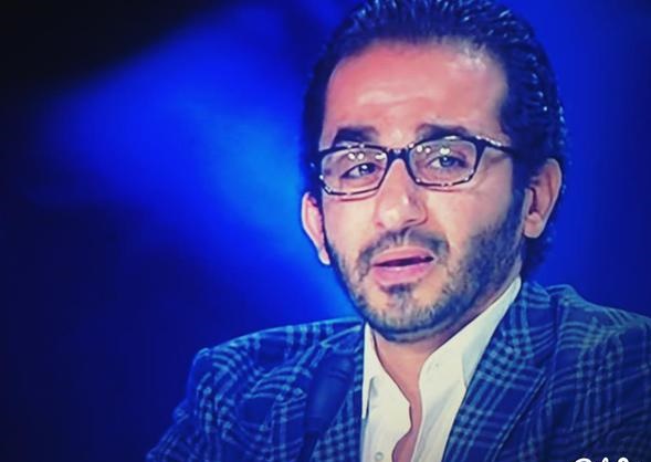 لماذا بكى حلمي في أول حلقة مباشرة من "آراب جوت تالنت" احمد حلمي