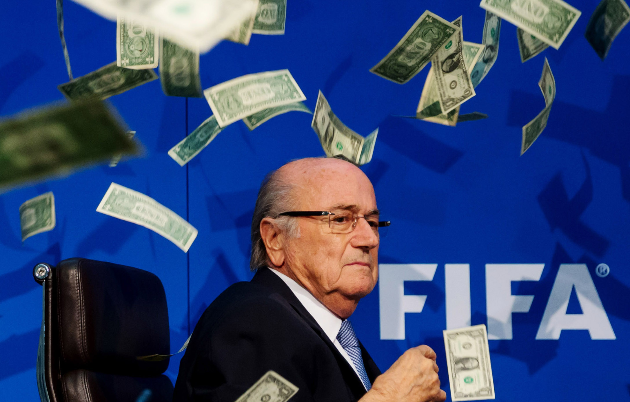 بلاتر ينفي تربحه من الفيفا في آخر 5 سنوات بلاتر ينفي تربحه من الفيفا في آخر 5 سنوات
