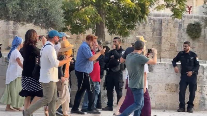 مستوطنون يخططون لتدنيس الأقصى ونفخ الأبواق والرقص ..وسط دعوات للحشد