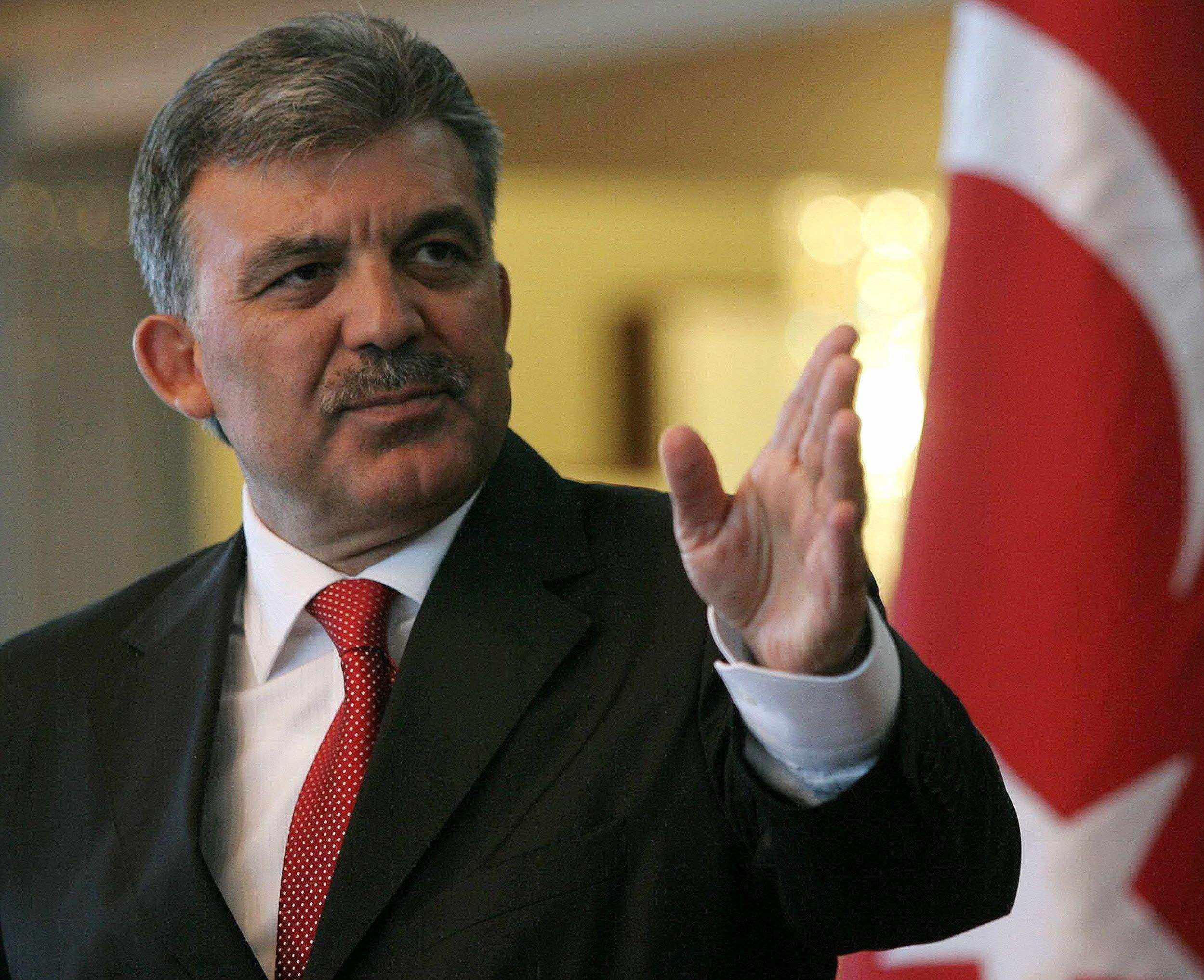 غول: قرار الترشّح للرئاسة سيكون بالاتفاق مع أردوغان غول: قرار الترشّح للرئاسة سيكون بالاتفاق مع أردوغان