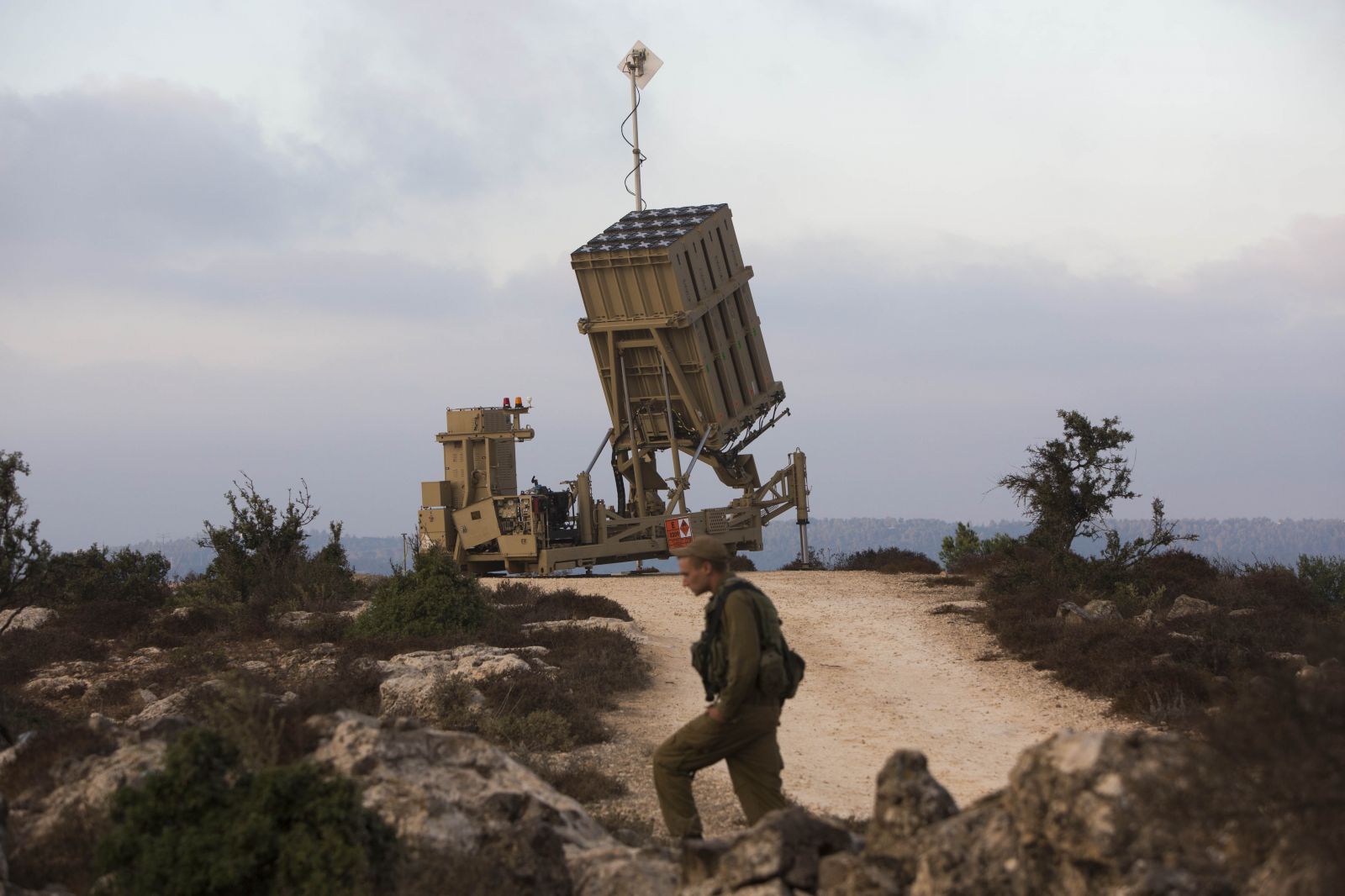 نشر بطارية القبة الحديدية جنوب إسرائيل نشر بطارية القبة الحديدية جنوب إسرائيل