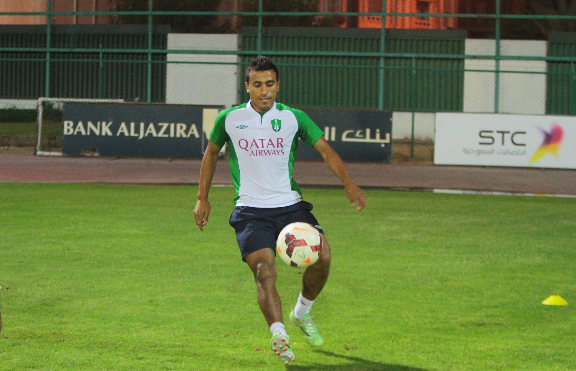 محمد عبد الشافي يخرج من حسابات الأهلي السعودي محمد عبد الشافي يخرج من حسابات الأهلي السعودي
