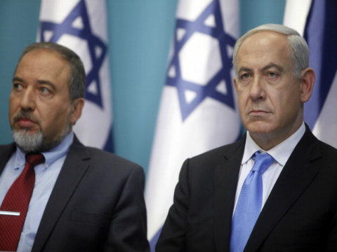 ليبرمان يتأرجل ما بين نتنياهو وهرتسوغ ليبرمان