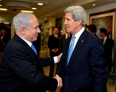 كيري يطالب نتنياهو بالحفاظ على الوضع القائم في الأقصى كيري