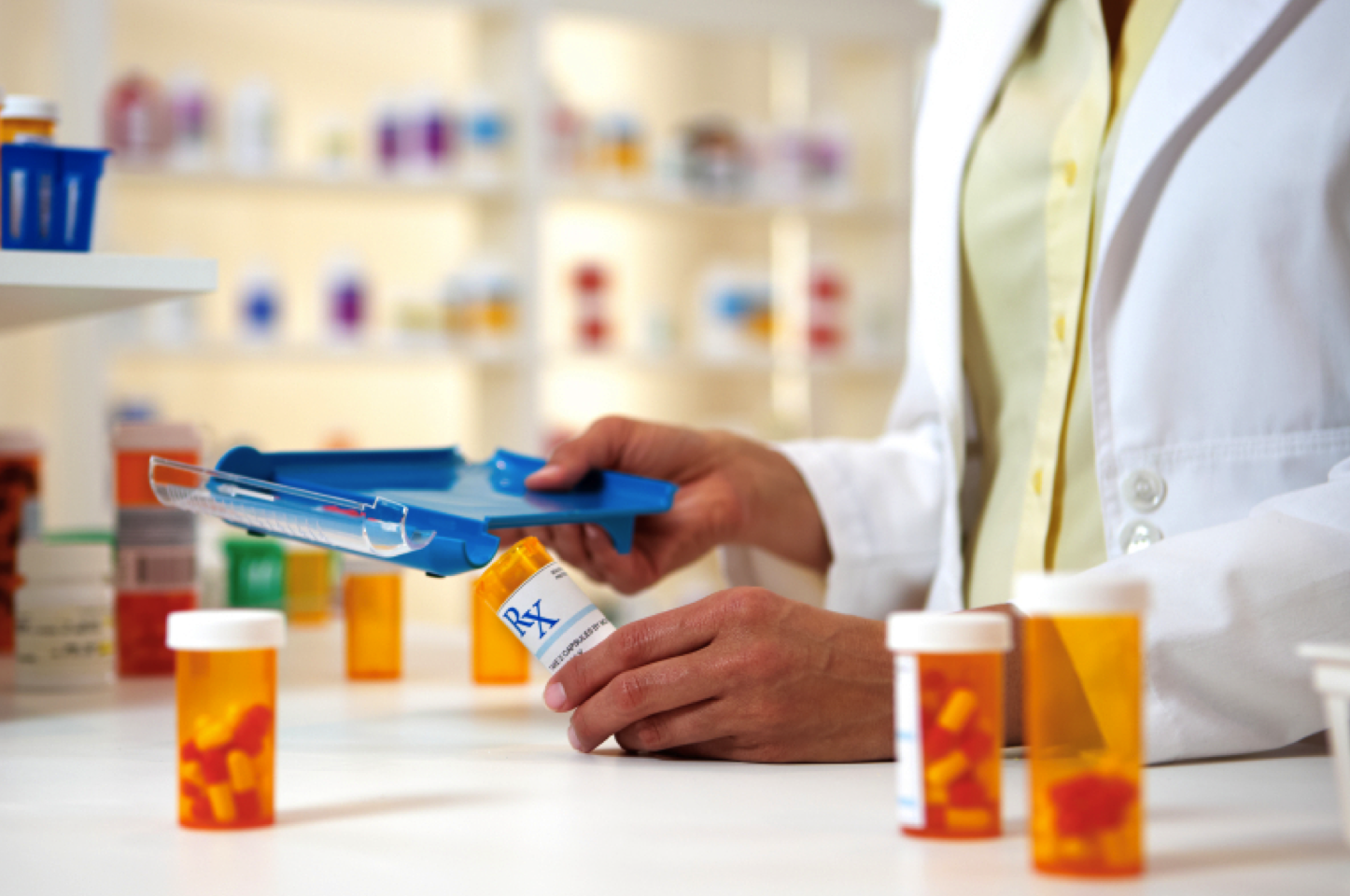 جولات تفتيشية على صيدليات جنوب الخليل جولات تفتيشية على صيدليات جنوب الخليل