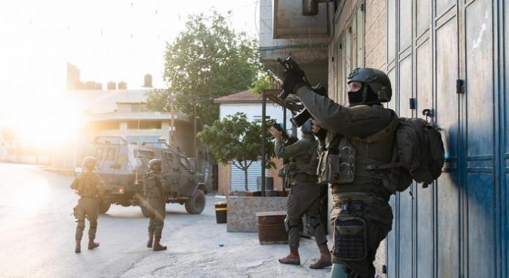 الاحتلال يعتقل 3 فلسطينيين في رام الله ونابلس
