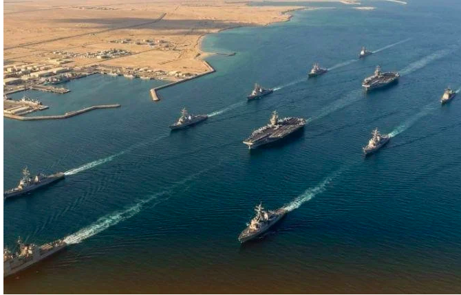 السفن الأميركية في البحرين تتحرك إلى البحر عشية جلسة مفاوضات مرتقبة