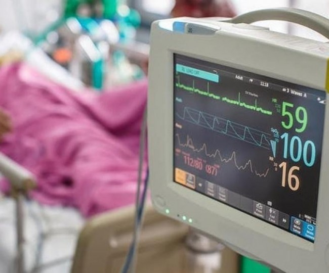 صحة رام الله تتسلم 15 جهاز تنفس اصطناعي من مؤسسات بريطانية