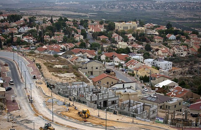 "هآرتس": آوروبا تعد وثيقة "خطوط حمراء" للتفاهم مع اسرائيل مستوطنة