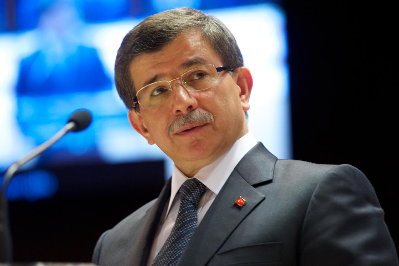 أوغلو: الدستور التركي الجديد سيُبقي النظام العلماني أوغلو: الدستور التركي الجديد سيُبقي النظام العلماني