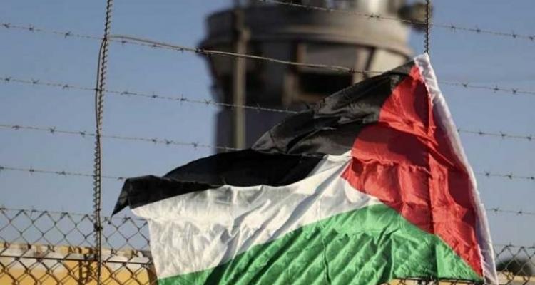 50 أسيرا يواصلون إضرابهم المفتوح عن الطعام