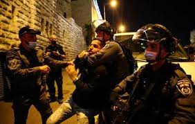 اعتقالات واسعة في الضفة والقدس ومواجهات ساخنة في نابلس