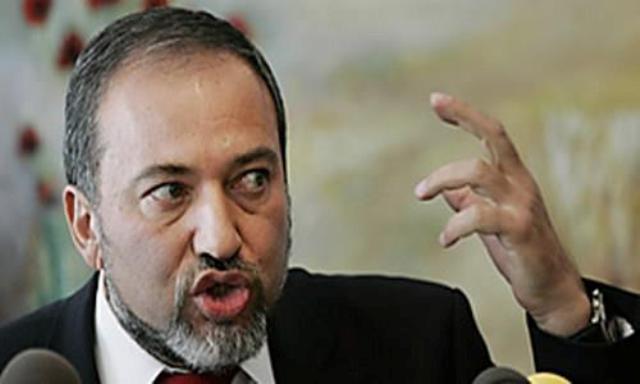 ليبرمان يتوعد بقطع رؤوس " فلسطينيي 48" بالفأس أفيغدرو ليبرمان