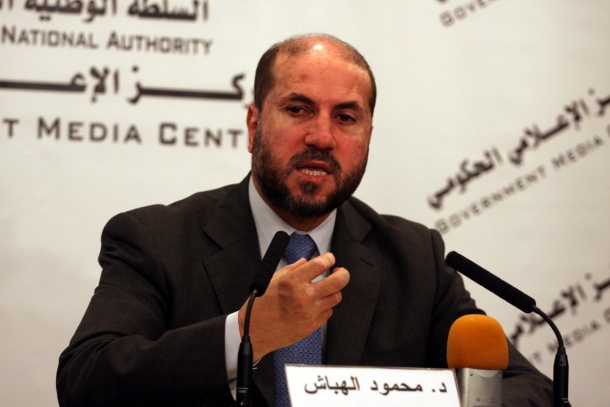 الهباش: لا اتصالات مع اسرائيل بخصوص الإفراج أموال الضرائب الهباش