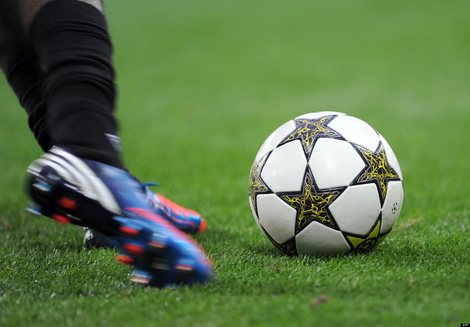 ماتيب مدافع شالكه سينتقل إلى ليفربول ماتيب مدافع شالكه سينتقل إلى ليفربول