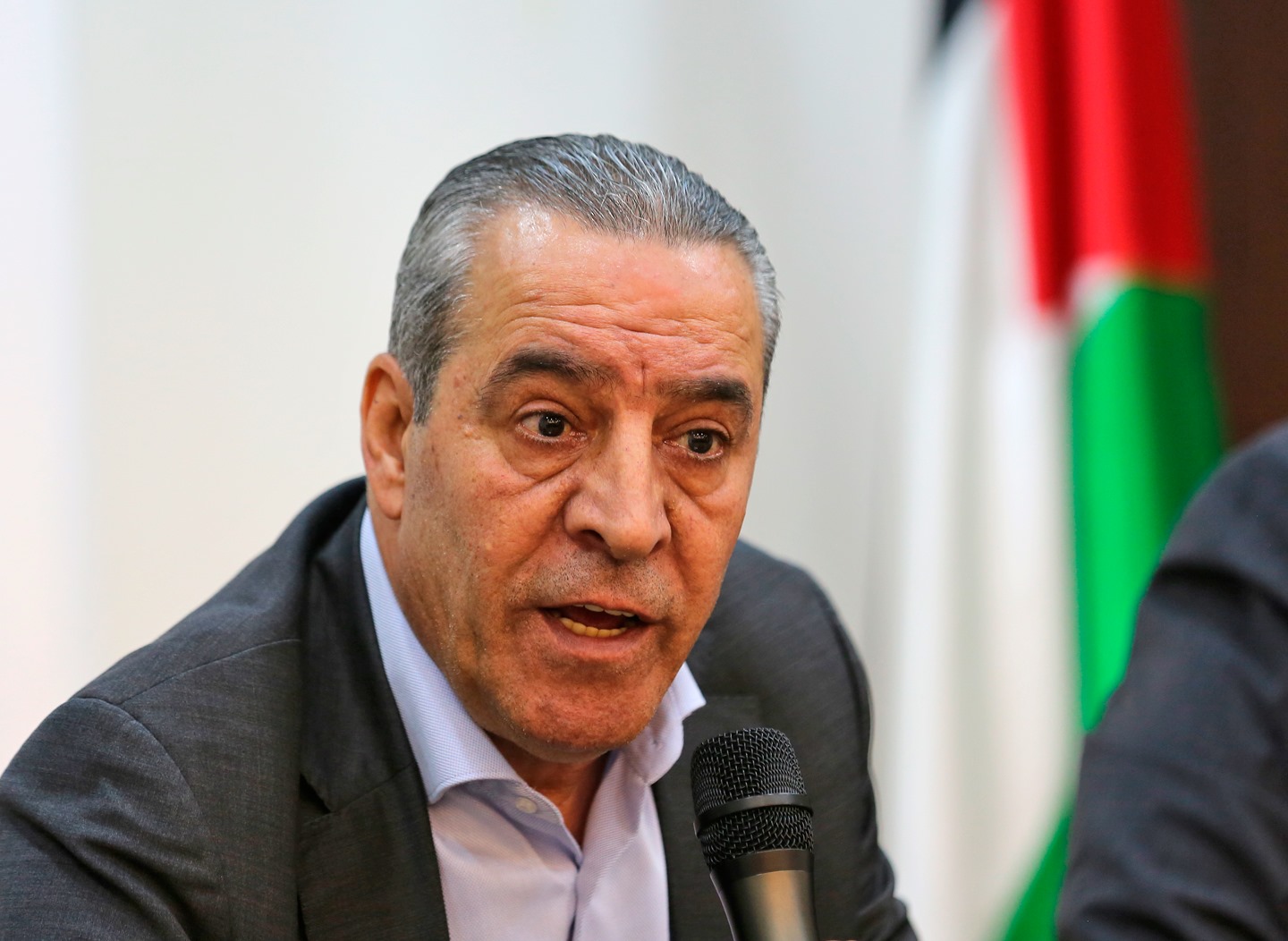 الشيخ: أجريت نقاشاً موسعاً حول آخر التطورات مع مسؤولين أمريكيين بواشنطن