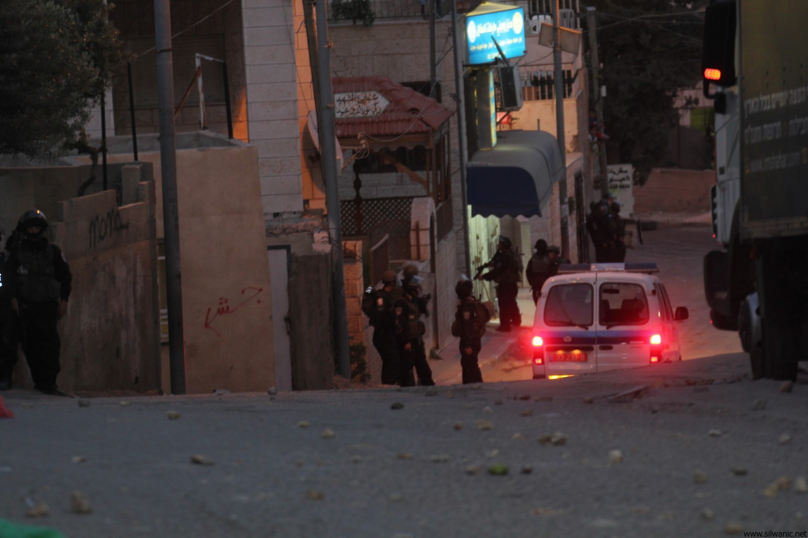 القدس: إصابة 4 من حرس حدود الاحتلال بعد رشقهم بالحجارة مواجهات