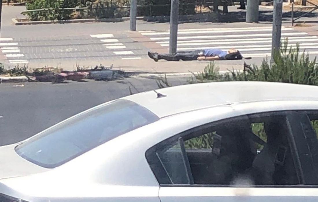 إصابة جنديين "إسرائيليين" في عملية طعن في القدس المحتلة واستشهاد المنفذ