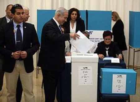 على كفة الميزان على كفة الميزان