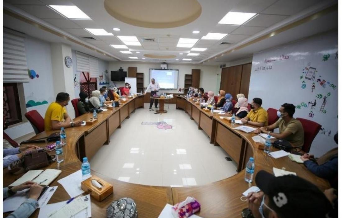 حاضنة انترسيكت ومجموعة من الشركاء يباشرون العمل بمشروع روابط Inter-Linkage
