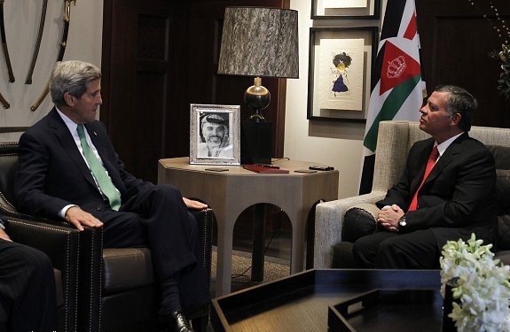 ما الذي تم مناقشته في اجتماع كيري بعاهل الأردن؟! كيري وملك الأردن