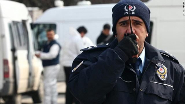 تركيا: مسلح يفتح النار على موقع أمني الشرطة التركية
