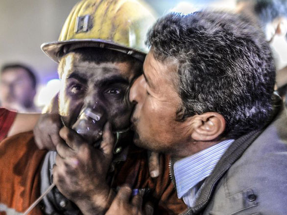 مأساة منجم الفحم بتركيا مستمرة ..المئات بين قتلى وجرحى ومحاصرين