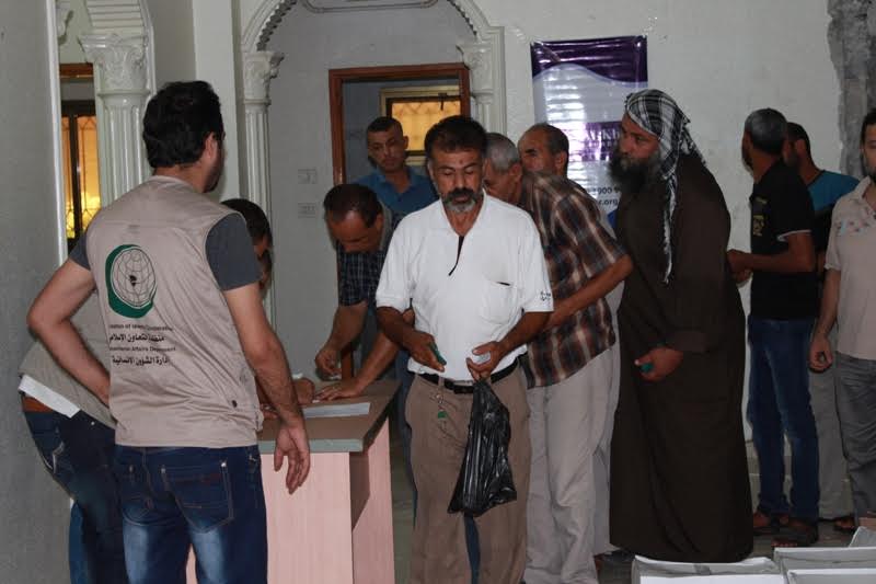 جمعية عطاء فلسطين الخيرية: توزع طرود غذائية على الأسر المستورة والأيتام توزيع الطرود من جمعية عطاء فلسطين الخيرية