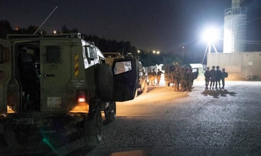 الاحتلال تعتقل ٨ فلسطينيين بينهم فتاة من الضفة والقدس