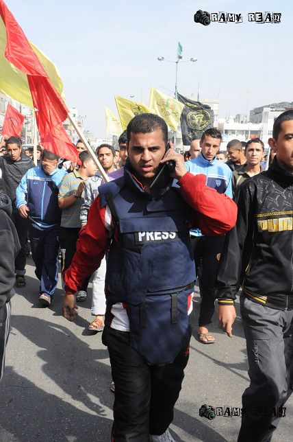 احتجاز صحفي من غزة في مطار القاهرة احتجاز صحفي