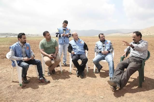 زيارة ميدانية لطلبة جامعة القدس المفتوحة – فرع طوباس لتجمع الرأس الأحمر شرق المحافظة طوباس