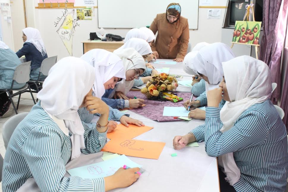نجوم الأمل تسلط الضوء على قضايا الأشخاص ذوي الإعاقة في المدرسة العمرية بقلقيلية نجوم الأمل
