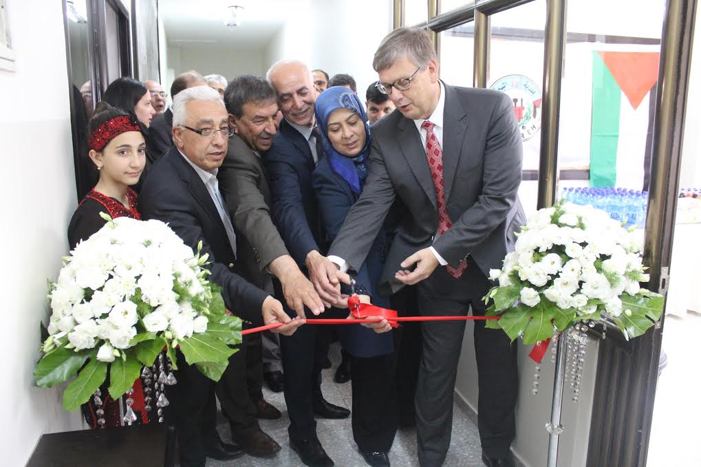 بلدية البيرة تفتتح وحدة التنمية والاستثمار بلدية البيرة تفتتح وحدة التنمية والاستثمار
