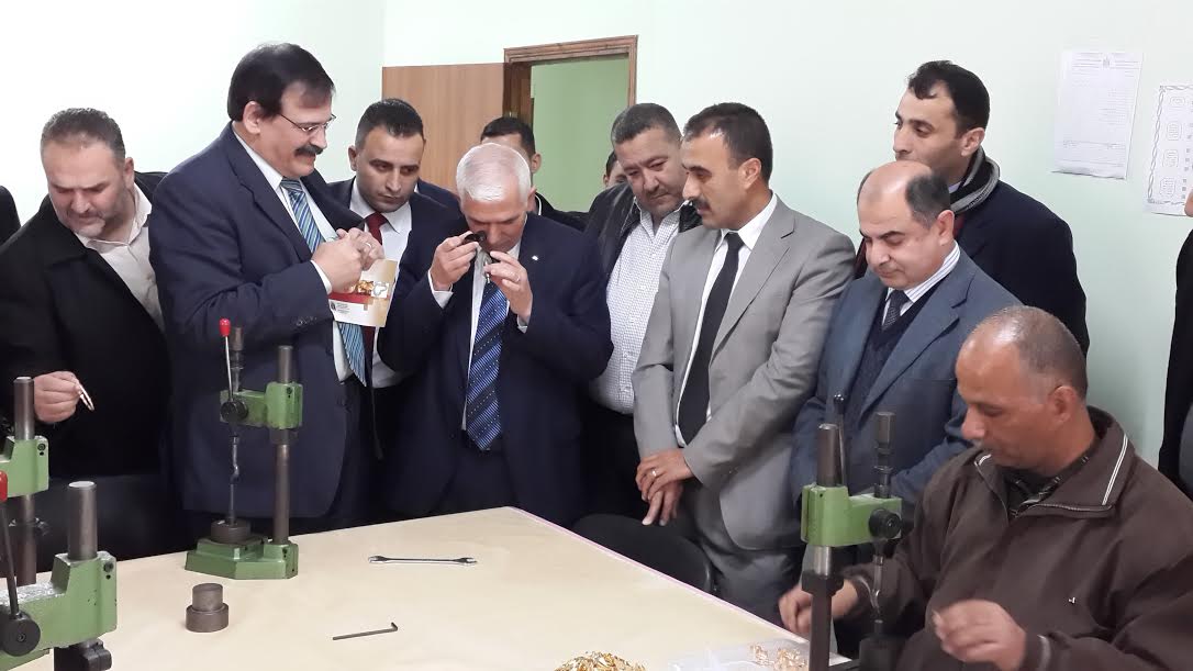 الخليل: افتتاح مصنع لتقنية المعادن الثمينة وإعادة تدوير مخلفات مصانع ومشاغل الذهب الخليل: افتتاح مصنع لتقنية المعادن الثمينة وإعادة تدوير مخلفات مصانع ومشاغل الذهب