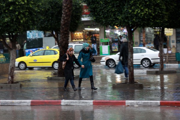 أمطار غزيرة في الشمال تمتد خلال اليوم لبقية المناطق أمطار