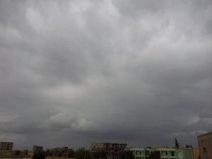أجواء غائمة