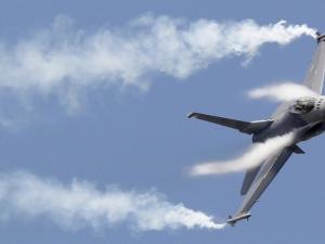 اسقاط طائرة