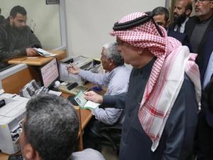 قطر تخفض قيمة المنحة المالية لموظفي غزة من 10 إلى 3 ملايين