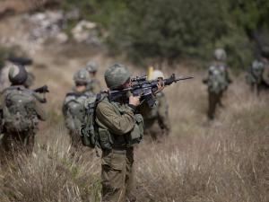 تدريبات جيش الاحتلال تتسبب بحريق هائل في الأغوار