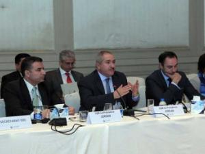 ناصر جودة خلال اجتماع لممثلي 43 دولة يمثلون دول الاتحاد 