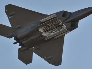 طيارة حربية