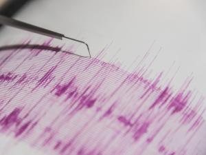 7 درجات زلزالية تضرب شمال شرق إندونيسيا