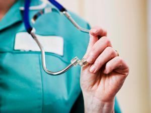 إحالة أطباء