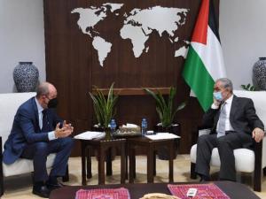 كيف رد هادي عمرو على اشتية عندما طالبه بتنفيذ الوعودات الأمريكية لفلسطين؟