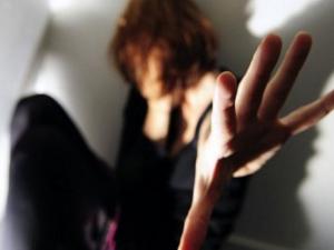 كاليفورنيا: معلمة تستقيل من عملها بعد سرقة أحد طلابها صورها العارية