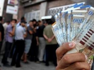 بالتفاصيل: آلية صرف رواتب موظفي السلطة وتقسيم الايام على الموظفين وفقا لفئات محددة