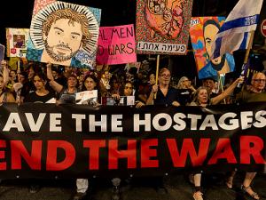 استطلاع: الليكود يتقاسم الصدارة مع حزب بينيت و61% مع صفقة أسرى تنهي الحرب