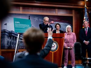 الولايات المتحدة تدخل في شلل حكومي بعد فشل الكونغرس في إقرار الميزانية